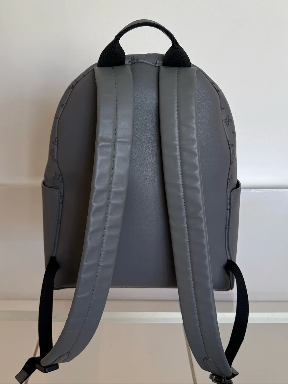 LOUIS VUITTON Discovery Backpack in Grey Monogram Shadow Leather - 💯 AUTHENTIC